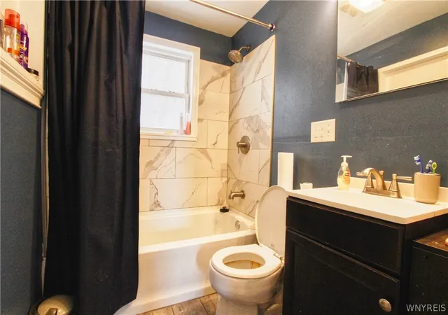 Photo 4 of Sale Pending at 227 Roland St, Buffalo, NY 14212 | MLS# B1688910 | Listing updated on 2026-06-18