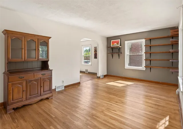 4th image of 464 Harwick Rd, Irondequoit, NY 14609 | MLS# R1679893