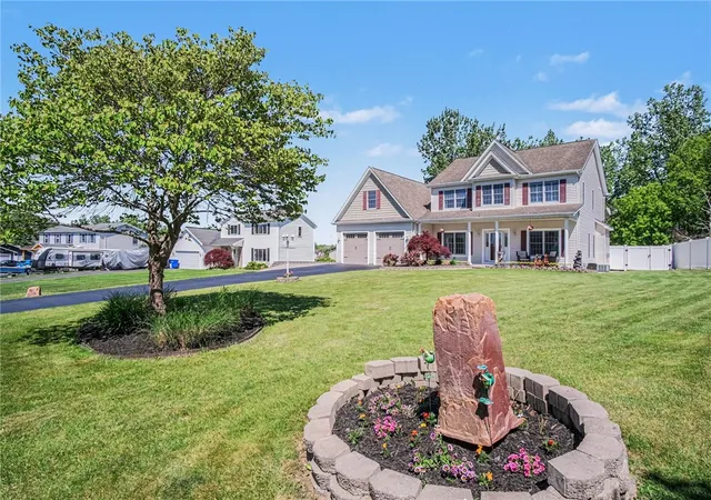 Homes for sale in Hamlin, NY | 28 Countryside Dr, Hamlin, NY 14464 | MLS# R1688099