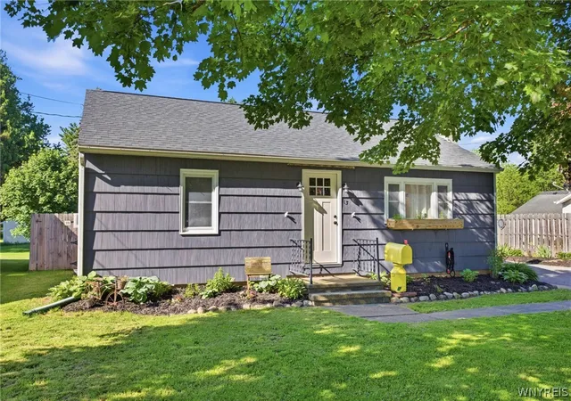 Homes for sale in Le Roy, NY | 13 Munson St, Le Roy, NY 14482 | MLS# B1688096