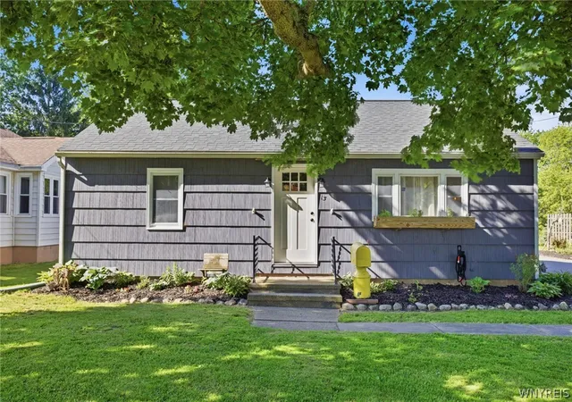 Homes for sale in Le Roy, NY | 13 Munson St, Le Roy, NY 14482 | MLS# B1688096