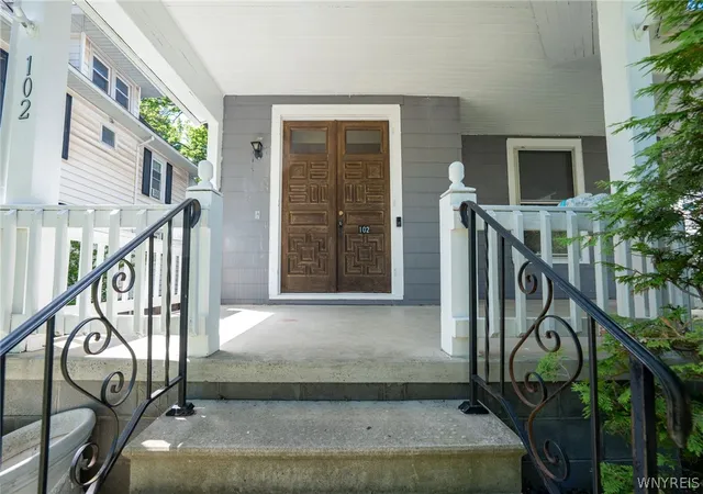 4th image of 102 Niagara St, Lockport City, NY 14094 | MLS# B1688488
