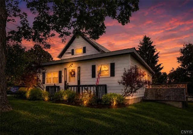 1st image of 15 High St, Richfield, NY 13439 | MLS# S1689098
