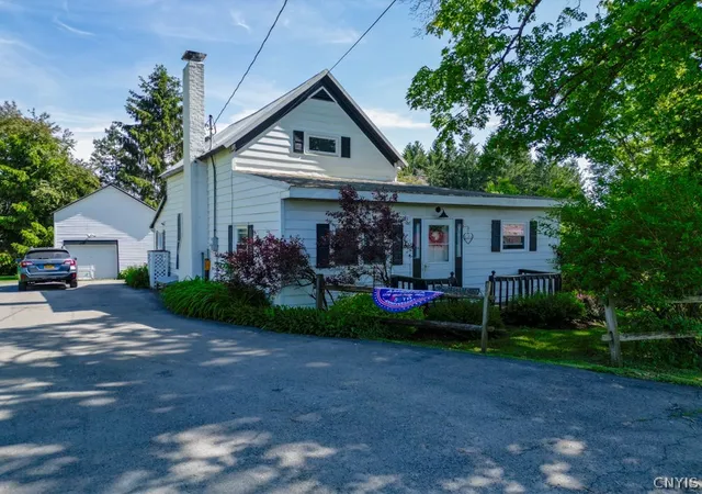 2nd image of 15 High St, Richfield, NY 13439 | MLS# S1689098