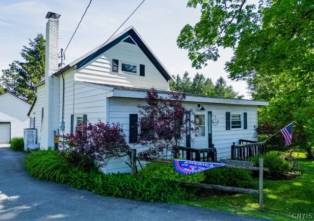 3rd image of 15 High St, Richfield, NY 13439 | MLS# S1689098