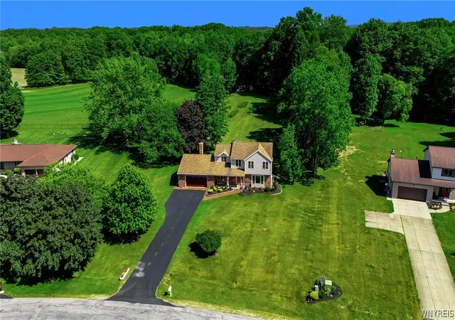 2nd image of 11269 Sunrise Ln, Marilla, NY 14052 | MLS# B1689037