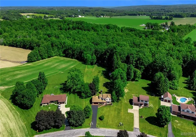 4th image of 11269 Sunrise Ln, Marilla, NY 14052 | MLS# B1689037