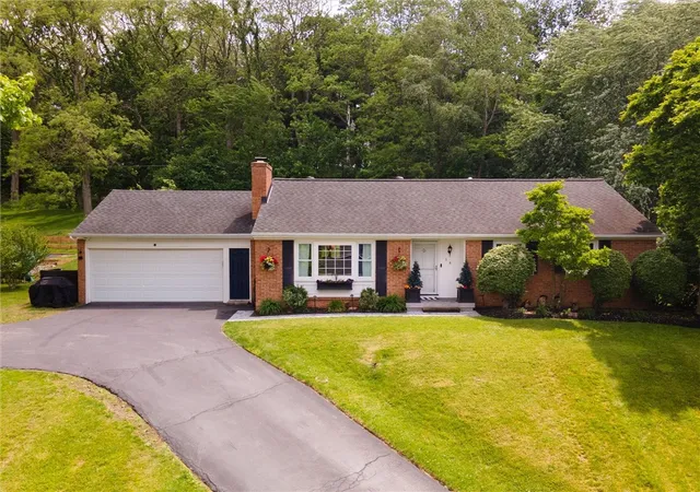 Homes for sale in Perinton, NY | 14 Highpoint Trl, Perinton, NY 14450 | MLS# R1688681