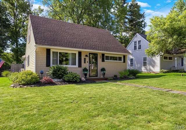 1st image of 122 N Roosevelt Ave, Liverpool, NY 13088 | MLS# S1688663