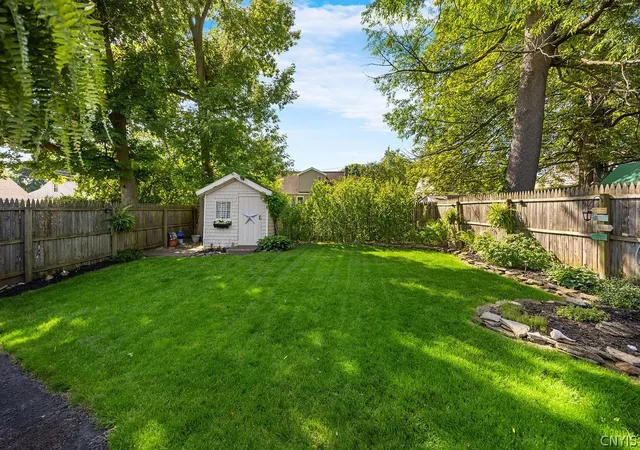4th image of 122 N Roosevelt Ave, Liverpool, NY 13088 | MLS# S1688663
