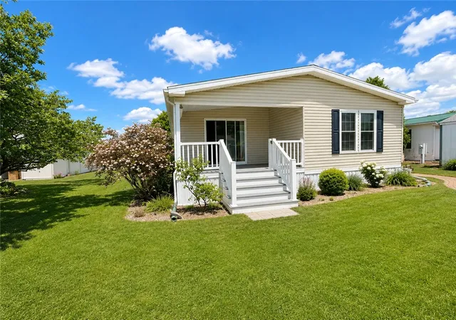 5th image of 935 Ramada Dr, Victor, NY 14564 | MLS# R1683689