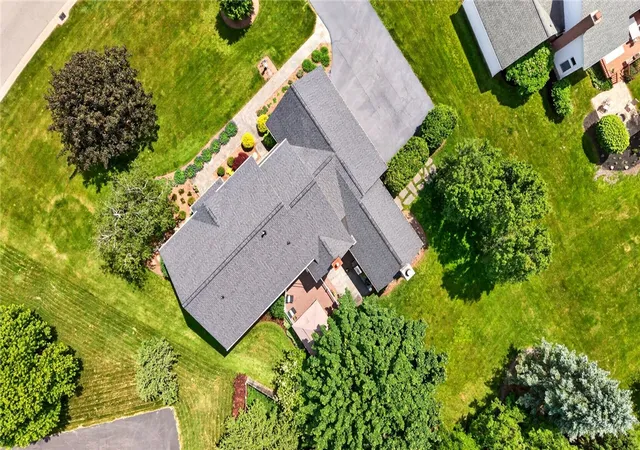 Homes for sale in Penfield, NY | 47 Scarborough Park, Penfield, NY 14625 | MLS# R1674798
