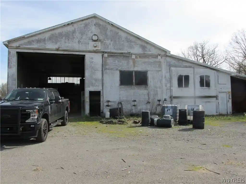 Photo 1 of Sale Pending at 1200 Swann Rd, Youngstown, NY 14174 | MLS# B1688694 | Listing updated on 2026-07-23