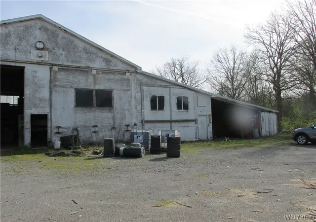 Photo 2 of Sale Pending at 1200 Swann Rd, Youngstown, NY 14174 | MLS# B1688694 | Listing updated on 2026-07-23