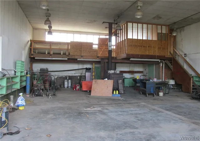 Photo 3 of Sale Pending at 1200 Swann Rd, Youngstown, NY 14174 | MLS# B1688694 | Listing updated on 2026-07-23