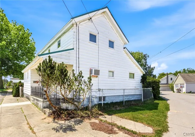 Homes for sale in Rome, NY | 200 E North St, Rome, NY 13440 | MLS# S1686305