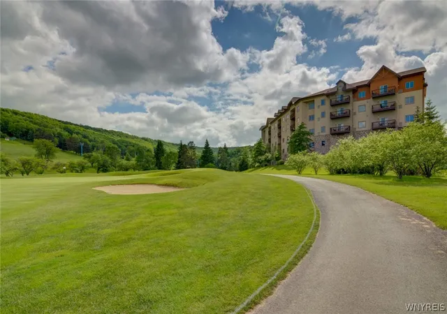 Listing Photo 2 - Condo for sale in building located at 6447 Holiday Vly Rd, Ellicottville, NY 14731 - Unit #518-5