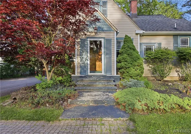 3rd image of 4695 Harris Hill Rd, Buffalo, NY 14221 | MLS# B1688959