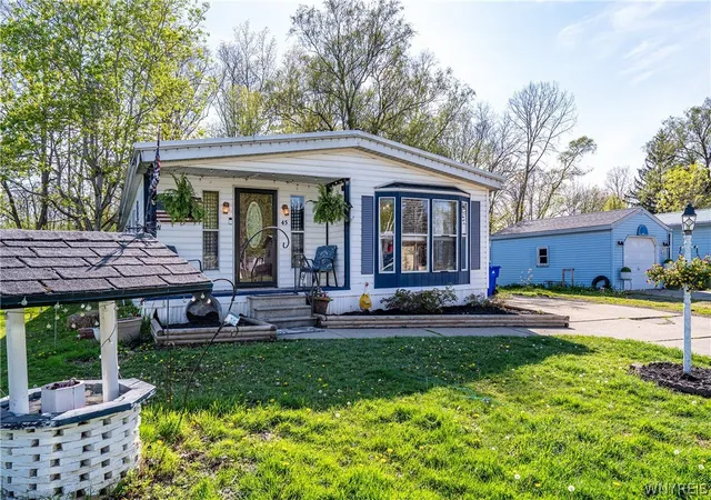 Photo 3 of Sale Pending at 45 Waterview Pkwy, Hamburg, NY 14075 | MLS# B1689218 | Listing updated on 2026-07-28