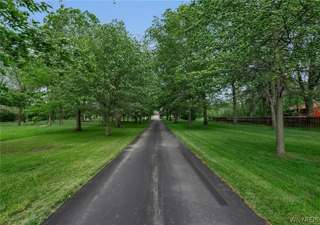 Homes for sale in Lancaster, NY | 165 Schwartz Rd, Lancaster, NY 14086 | MLS# B1689260