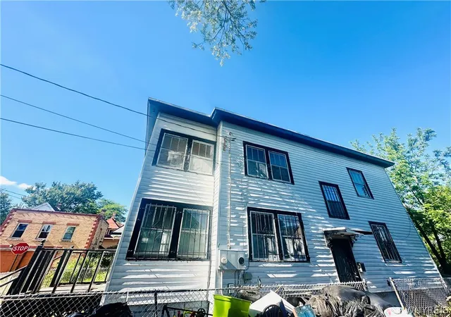 Homes for sale in Niagara Falls, NY | 1507 17Th St, Niagara Falls, NY 14305 | MLS# B1689290