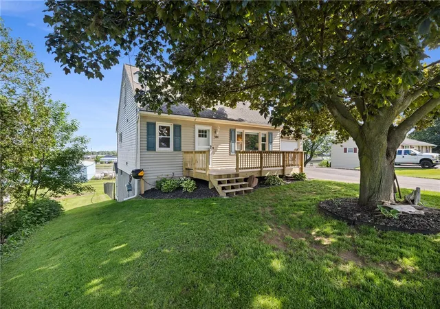 Homes for sale in Ontario, NY | 301 Ridge Rd, Ontario, NY 14519 | MLS# R1688724