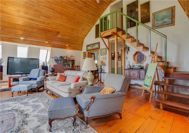 3rd image of 278 Taylor Rd, Stamford, NY 12167 | MLS# R1688982