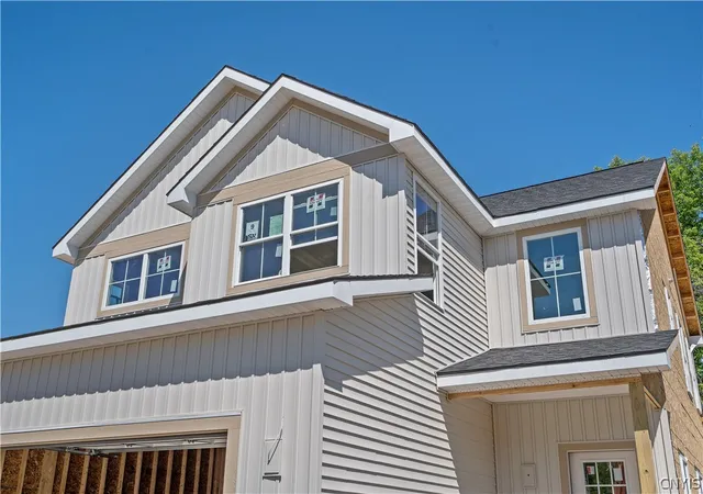 2nd image of 140 Arabica Ln, Liverpool, NY 13090 | MLS# S1688775