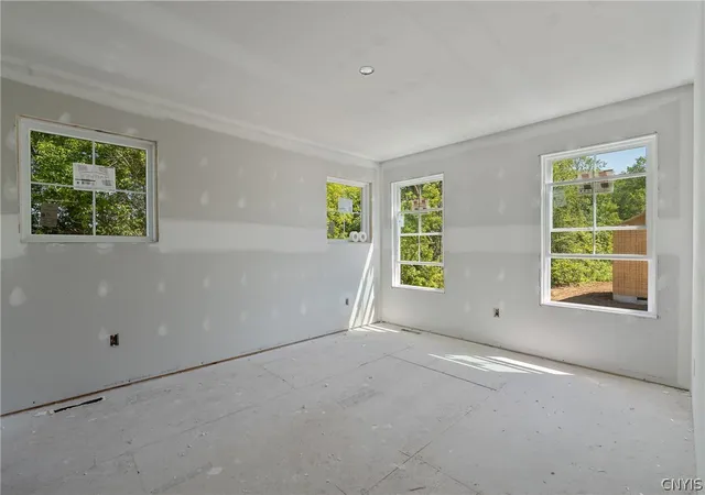 5th image of 140 Arabica Ln, Liverpool, NY 13090 | MLS# S1688775