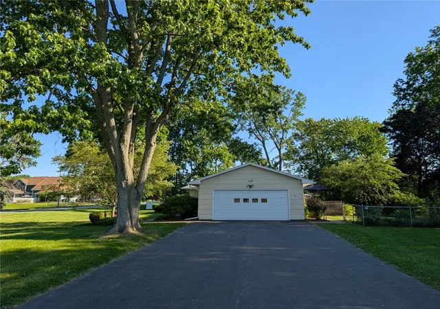 Homes for sale in Penfield, NY | 113 Timberline Dr, Penfield, NY 14526 | MLS# R1689326
