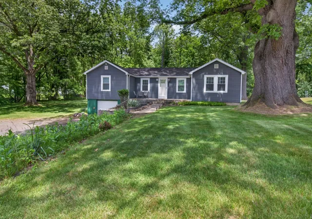 Homes for sale in Perinton, NY | 166 Ayrault Rd, Perinton, NY 14450 | MLS# R1688956