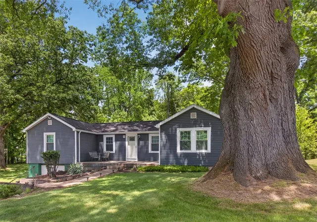 Homes for sale in Perinton, NY | 166 Ayrault Rd, Perinton, NY 14450 | MLS# R1688956