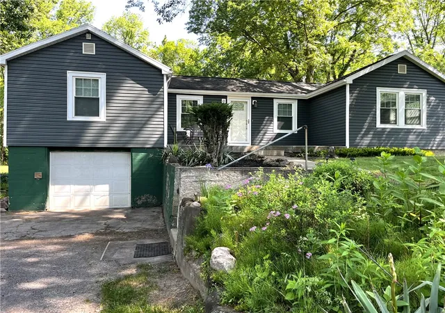 Homes for sale in Perinton, NY | 166 Ayrault Rd, Perinton, NY 14450 | MLS# R1688956