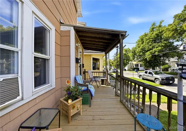 Photo 3 of Sale Pending at 40 Ullman St, Buffalo, NY 14207 | MLS# B1689248 | Listing updated on 2026-07-26