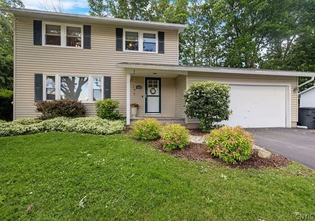 Homes for sale in Clay, NY | 7346 Barnyard Cir, Clay, NY 13088 | MLS# S1688922