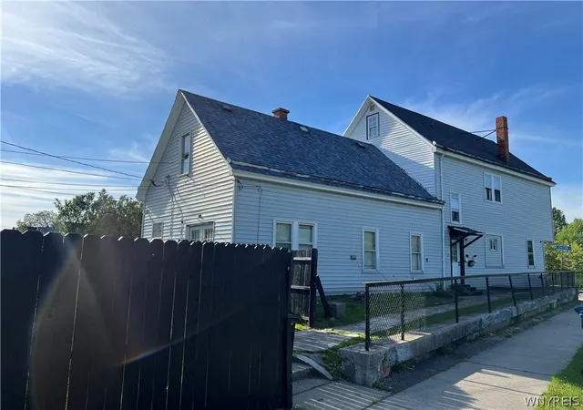 2nd image of 789 N Division St, Buffalo, NY 14210