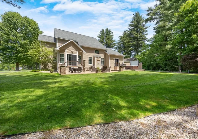3rd image of 399 Hourglass Ln, Lysander, NY 13027 | MLS# S1689322