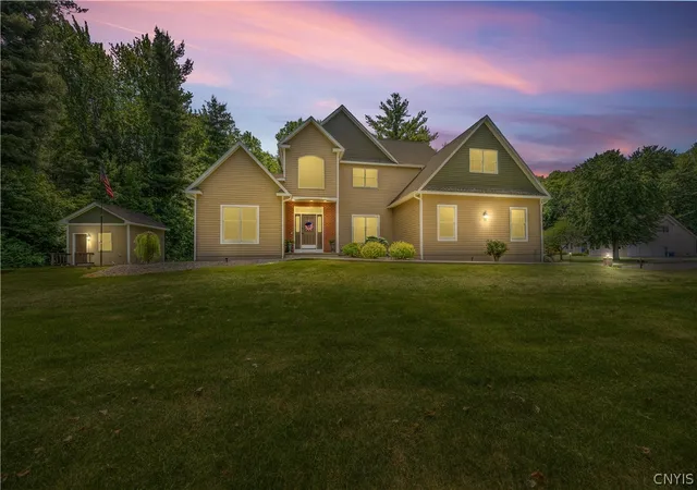 47th image of 399 Hourglass Ln, Lysander, NY 13027 | MLS# S1689322