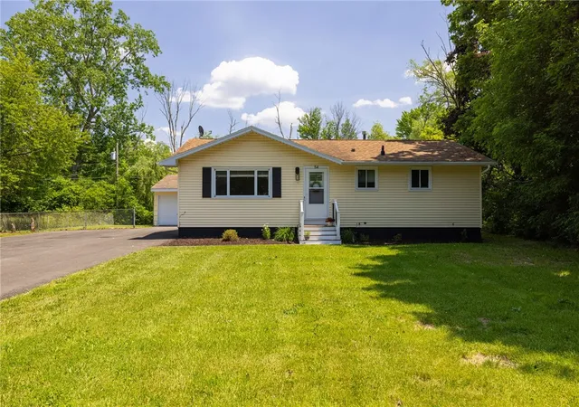 Homes for sale in Henrietta, NY | 54 Vollmer Pkwy, Henrietta, NY 14623 | MLS# R1688426