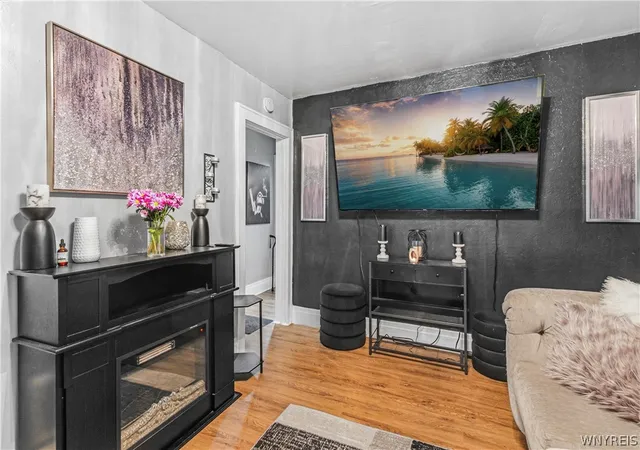 4th image of 20 Beatrice Ave, Buffalo, NY 14207 | MLS# B1686479