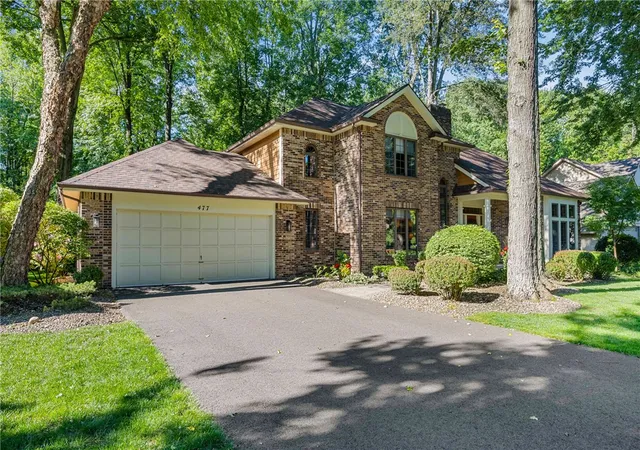 2nd image of 477 Maplewoods Ln, Webster, NY 14580 | MLS# R1682877