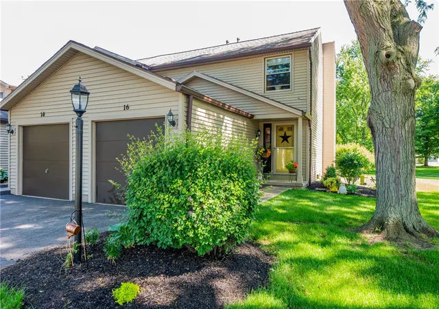 Homes for sale in Penfield, NY | 16 Devonshire Cir, Penfield, NY 14526 | MLS# R1688994
