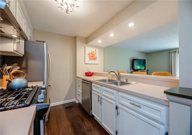Homes for sale in Penfield, NY | 16 Devonshire Cir, Penfield, NY 14526 | MLS# R1688994