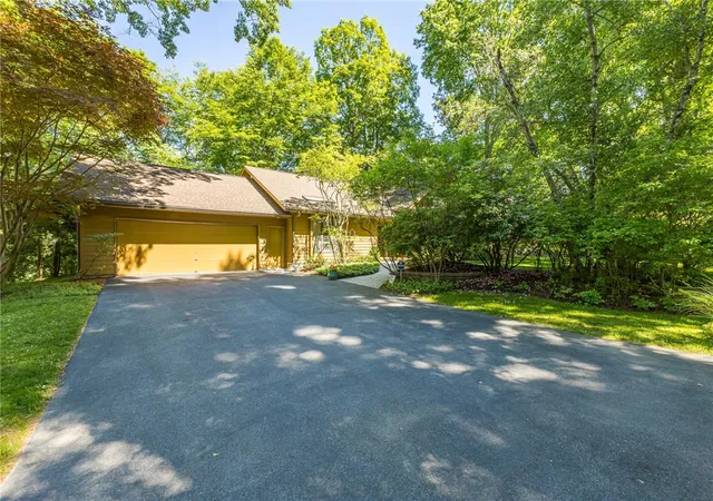 5th image of 4 Auburndale, Pittsford, NY 14534 | MLS# R1688667
