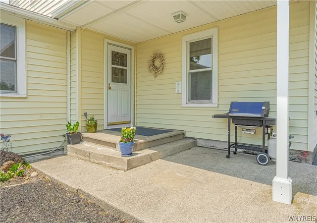2nd image of 3464 W Lake Rd, Wilson, NY 14172 | MLS# B1689317