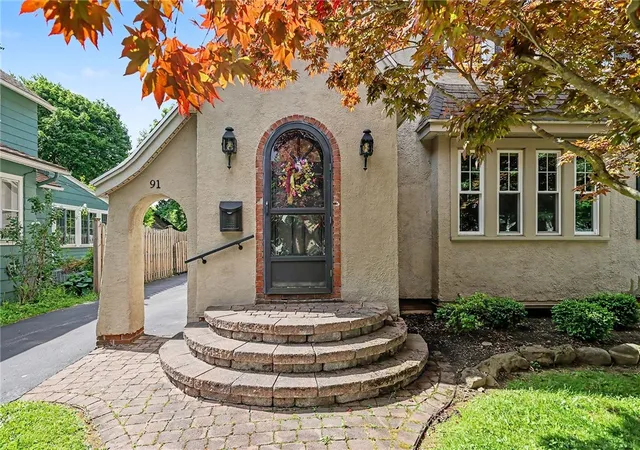 Photo 3 of Sale Pending at 91 Warrington Dr, Rochester, NY 14618 | MLS# R1688808 | Listing updated on 2026-06-24