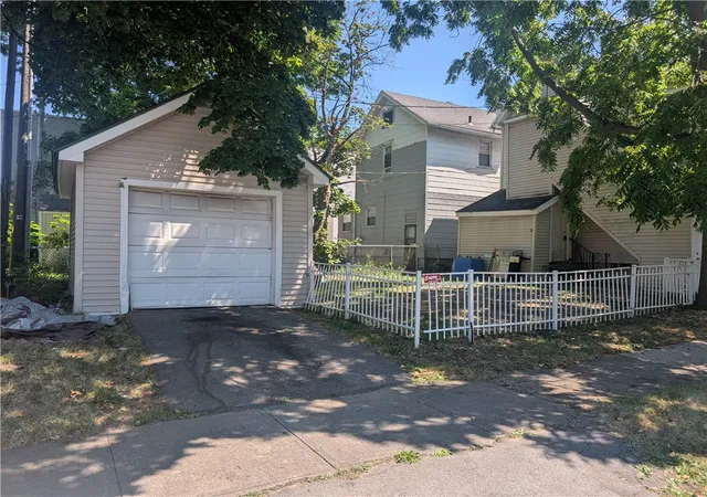 Listing Photo 4 - Condo for sale in building located at 330 Lexington Ave, Rochester, NY 14613