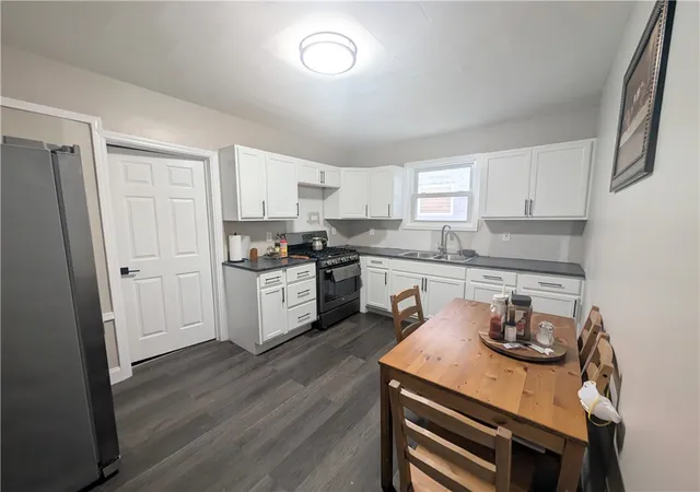 Listing Photo 5 - Condo for sale in building located at 330 Lexington Ave, Rochester, NY 14613