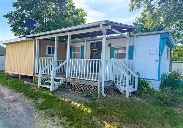 2nd image of 5839 Chili Riga Center Rd #E6, Churchville, NY 14428 | MLS# R1689144