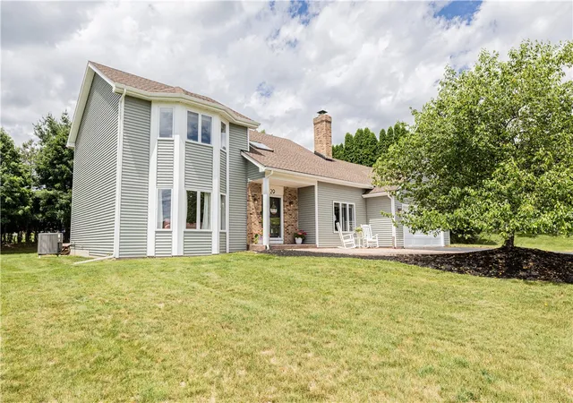 Homes for sale in Perinton, NY | 29 Ironwood Dr, Perinton, NY 14450 | MLS# R1687883